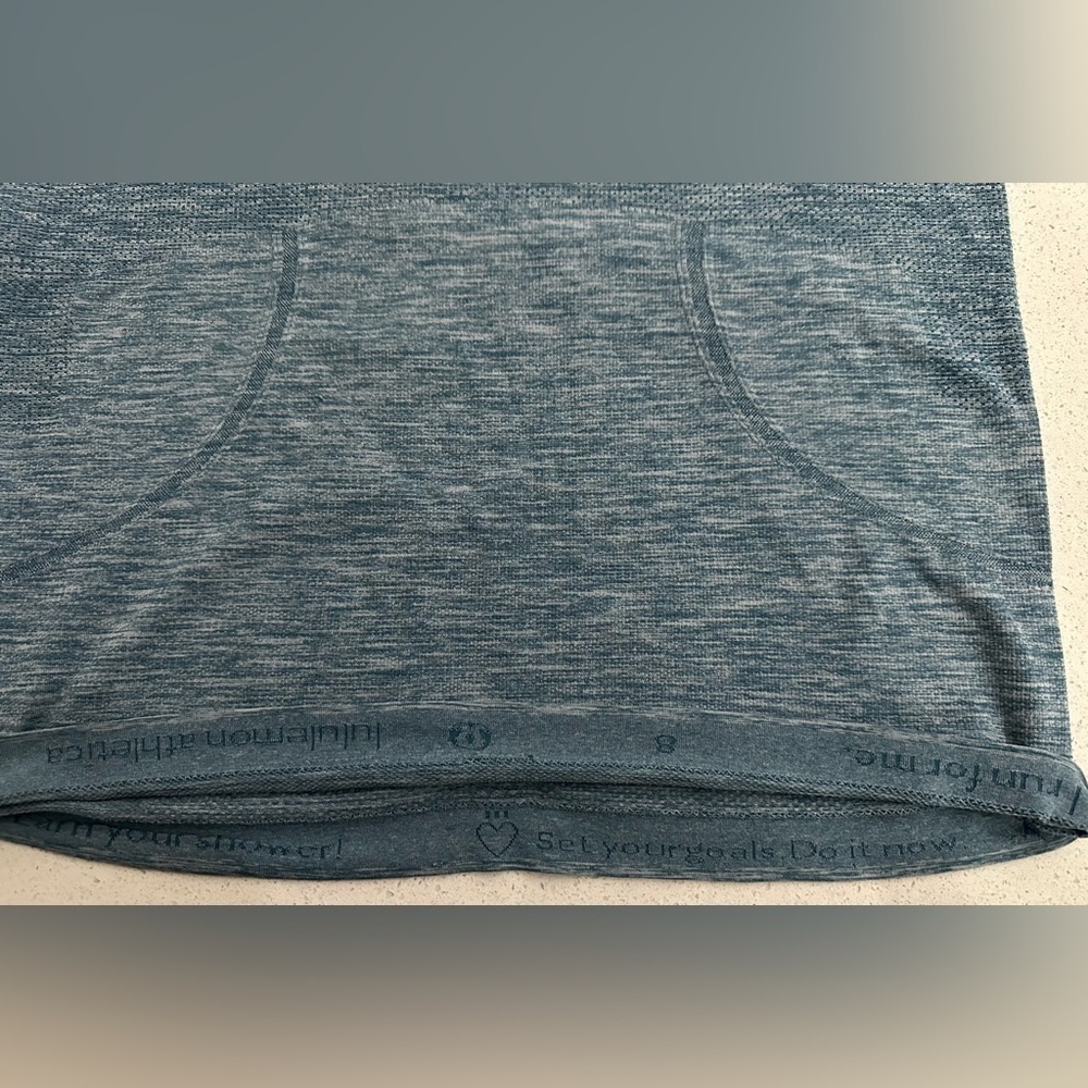 Lululemon: Women’s Tank Top- Size 8 - Picture 5 of 7